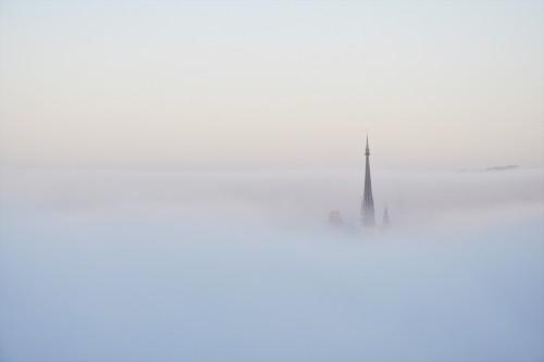 Rouen sort du brouillard