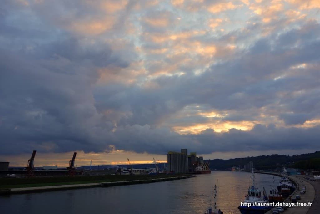 coucher de soleil sur le port