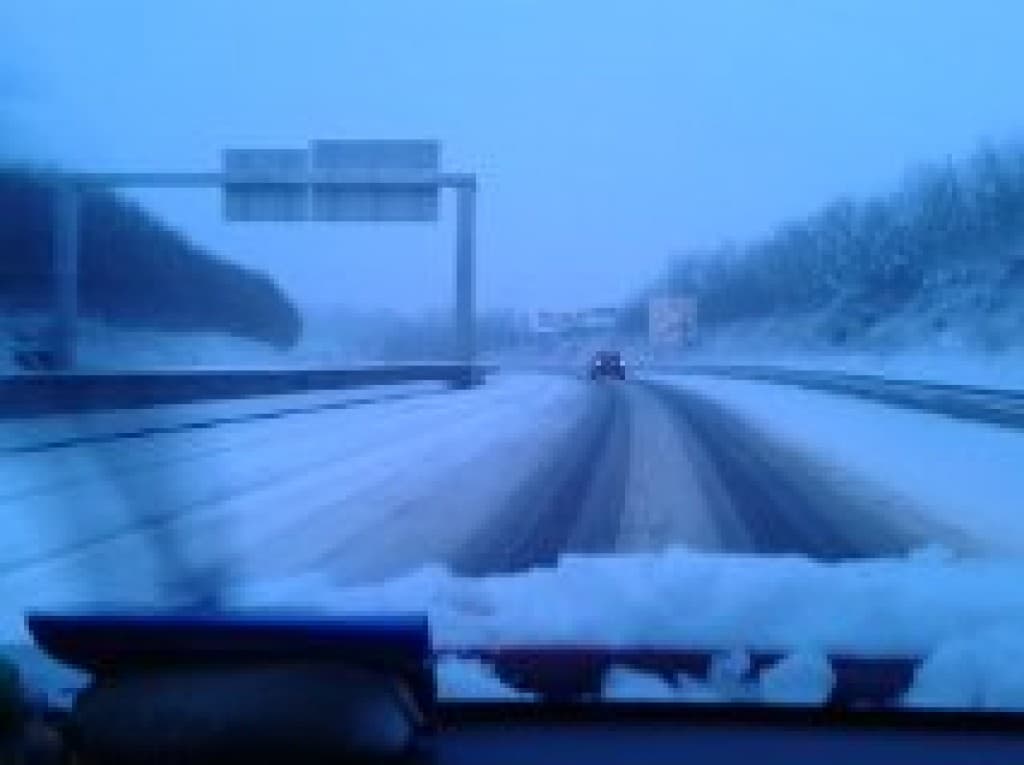 la route sous la neige hier 