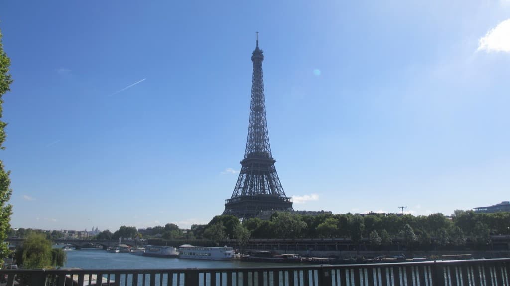 Paris 10:46 sous un beau soleil