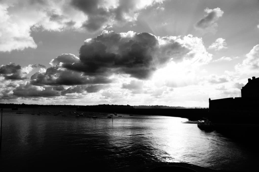 couche de soleil noir et blanc
