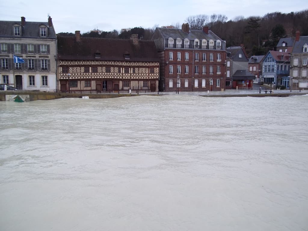 Quai Aval inondé 