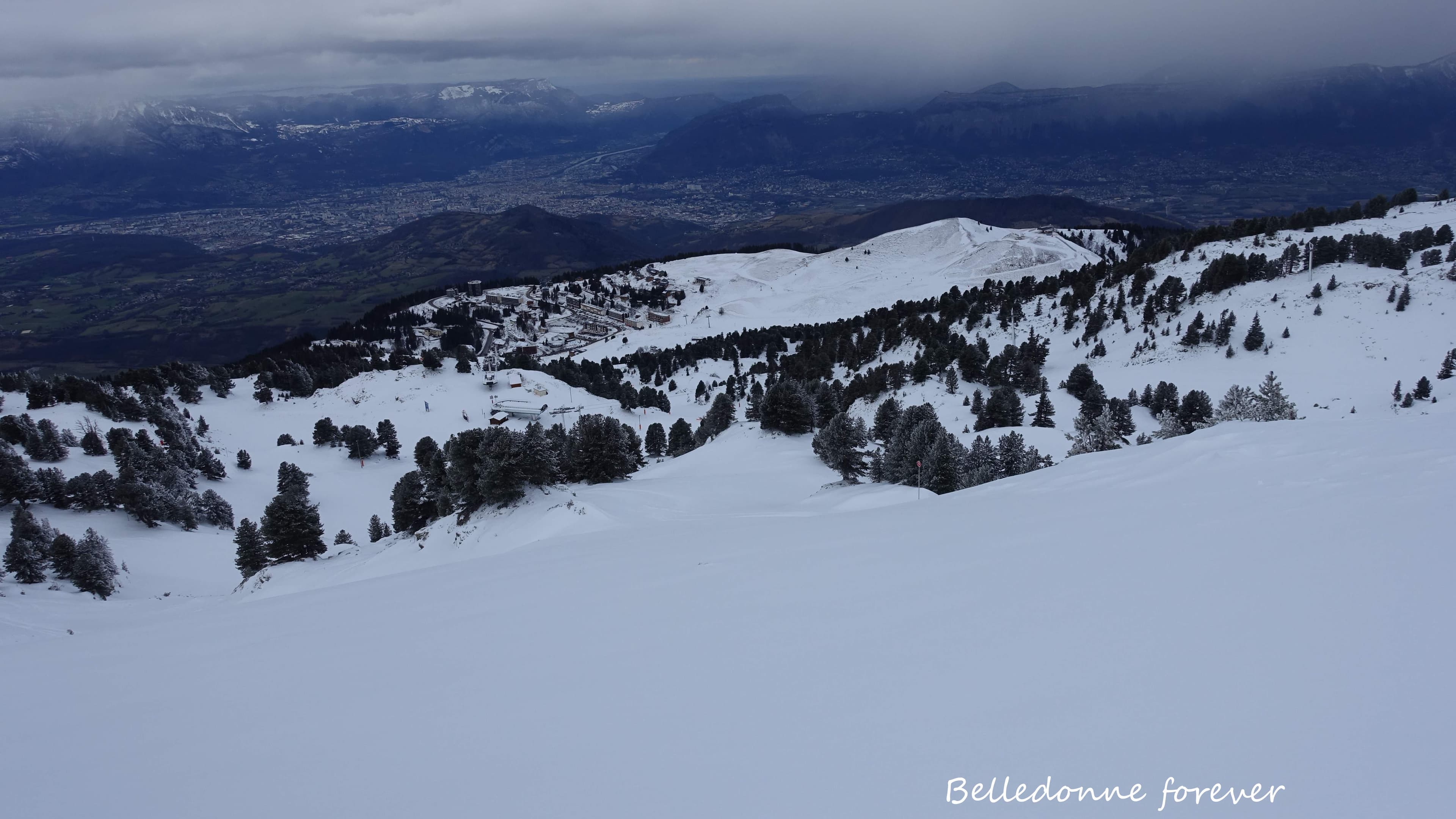 La neige arrive sur la chartreuse fin de l'accalmie - belle pente de poudre A.P.