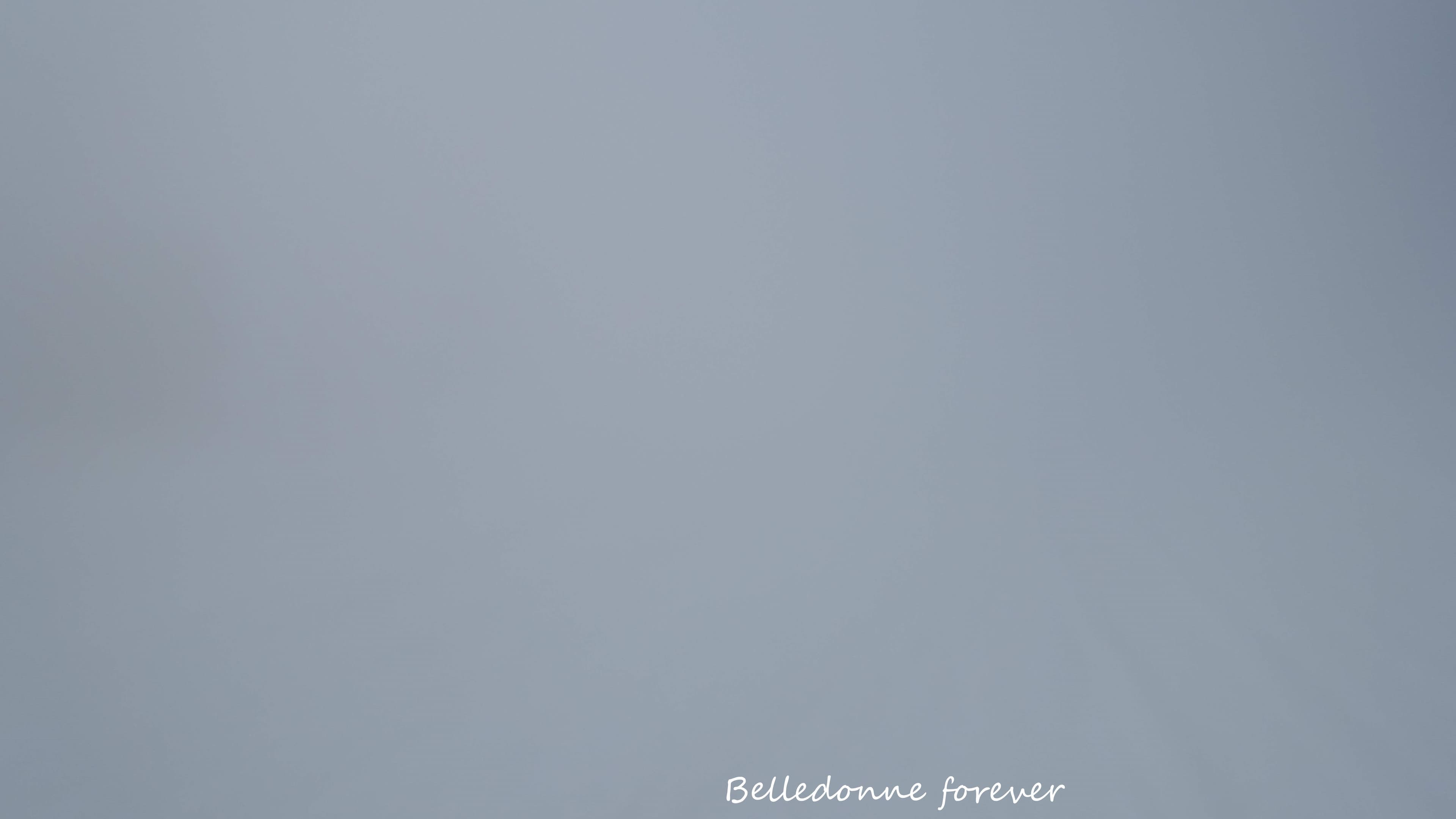 Le célèbre brouillard de chamrousse, là on voit la neige et le ciel A.P.
