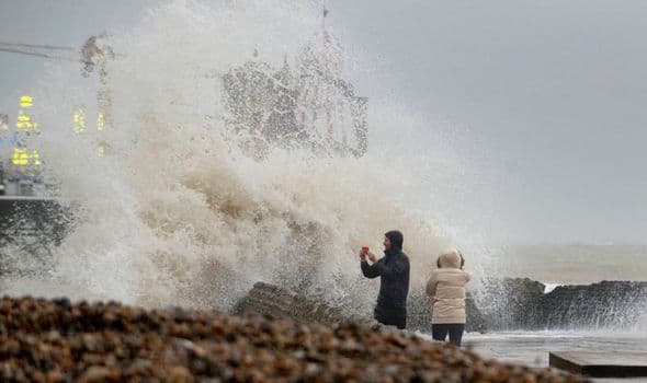 Image d'illustration pour Coup de vent, fortes pluies et inondations en Bretagne