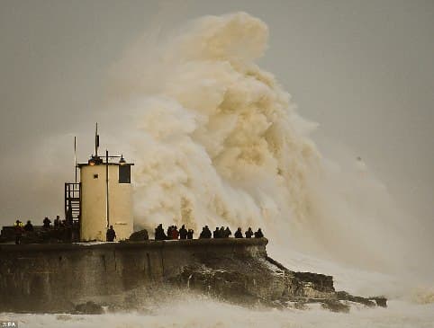 Image d'illustration pour Suivi de la dépression Tini - inondations en Bretagne