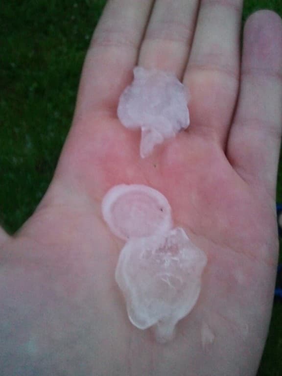 Grêlon environ 3 cm, nuit du 19 Juin
