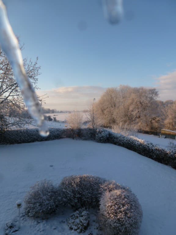 la campagne sous la neige