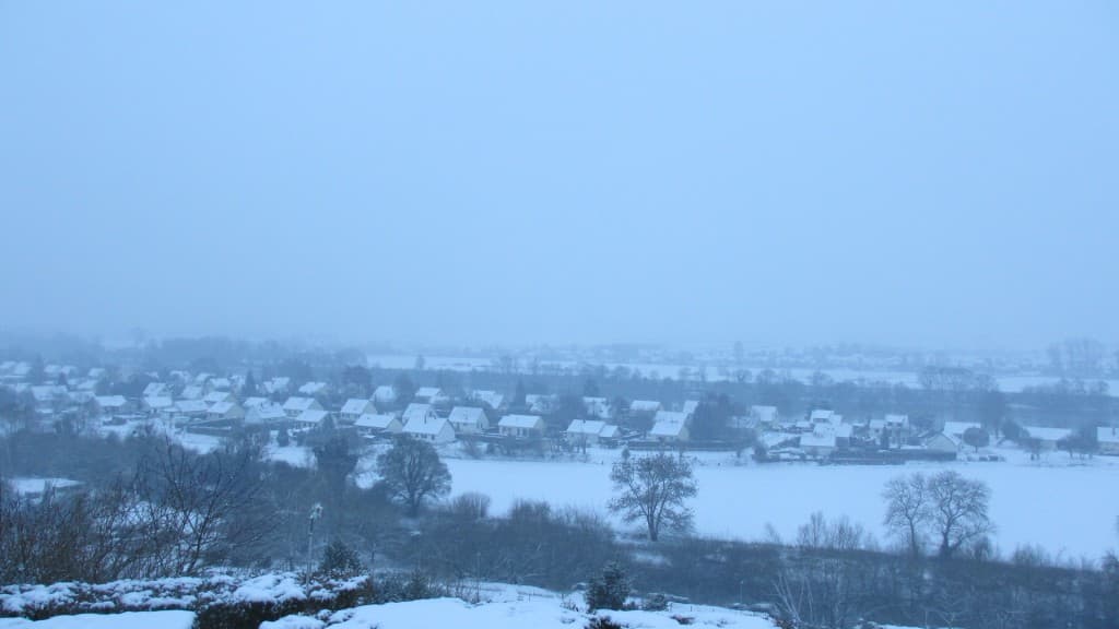 Village de Freneuse sous la neige 8H51