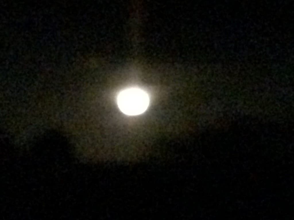 Lune rouse