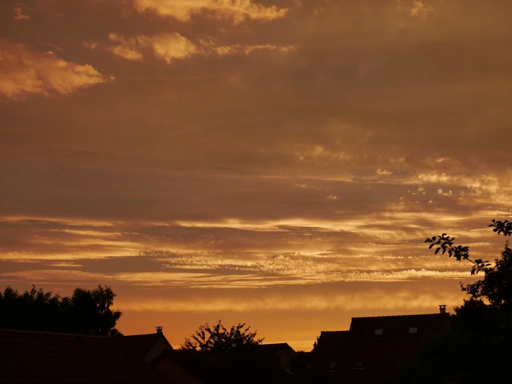Coucher de soleil orageux