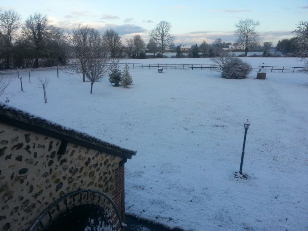 Neige au réveil au pays de L' Aigle