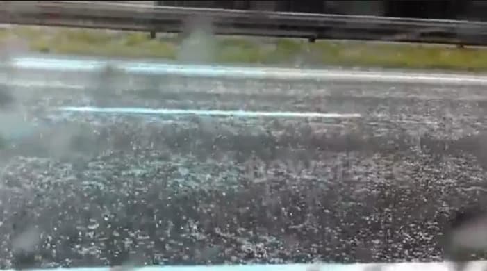 Image d'illustration pour Arc en ciel vue de près après un orage de grêle